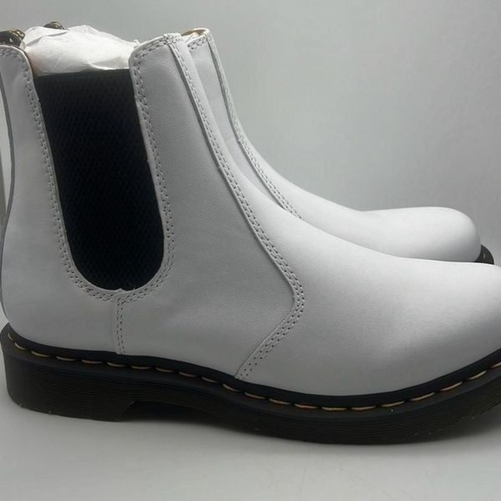 Dr. Martens Women's 2976 Chelsea Boot Leather Boots NWB Women Size 10 | Eur 42 - Picture 3 of 11